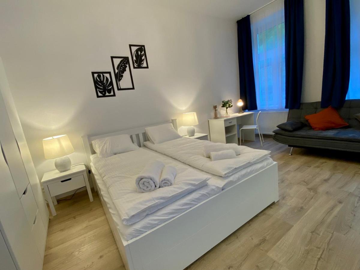 Top Class Apartments In Carlsbad Karlsbad Buitenkant foto