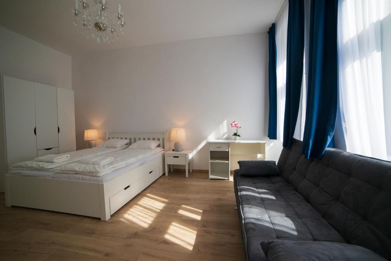 Top Class Apartments In Carlsbad Karlsbad Buitenkant foto