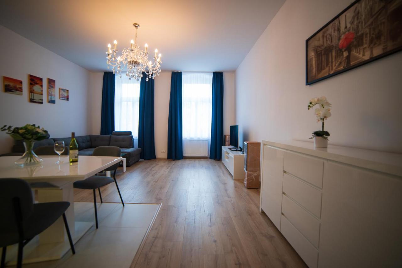 Top Class Apartments In Carlsbad Karlsbad Buitenkant foto