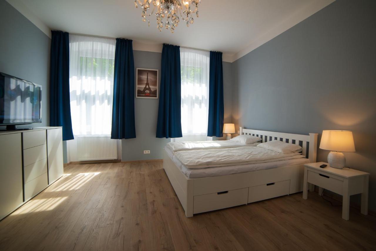 Top Class Apartments In Carlsbad Karlsbad Buitenkant foto