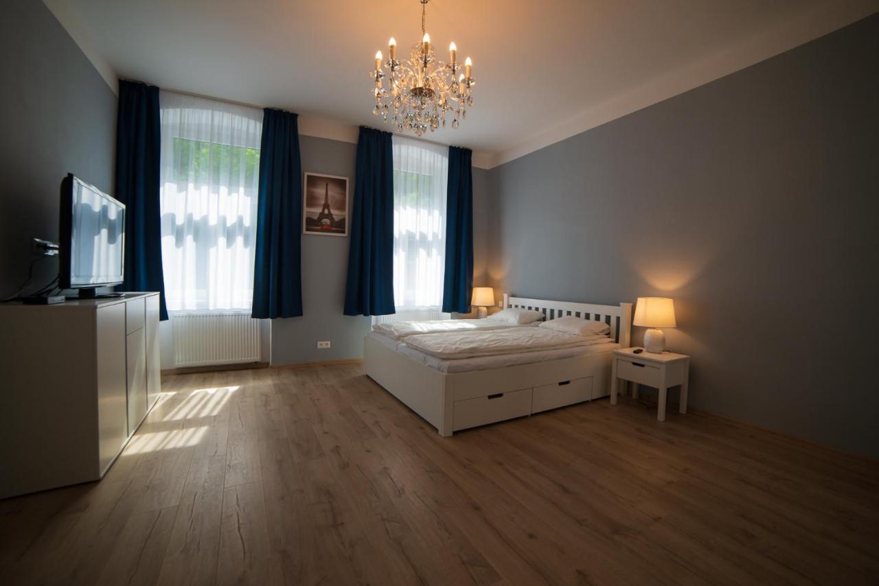 Top Class Apartments In Carlsbad Karlsbad Buitenkant foto