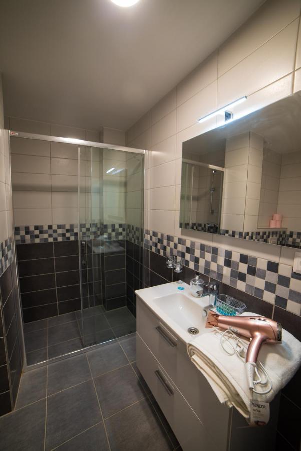 Top Class Apartments In Carlsbad Karlsbad Buitenkant foto