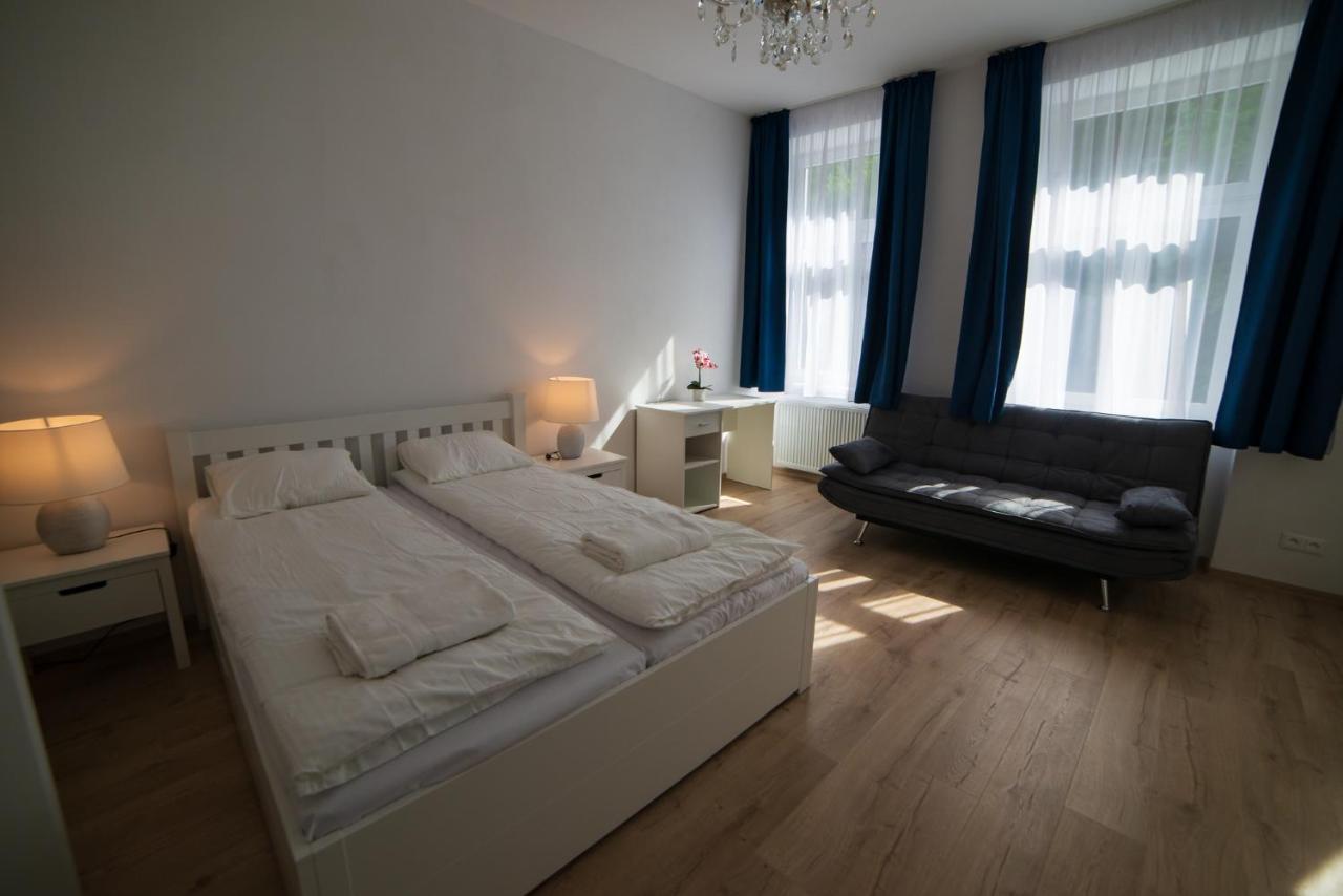 Top Class Apartments In Carlsbad Karlsbad Buitenkant foto