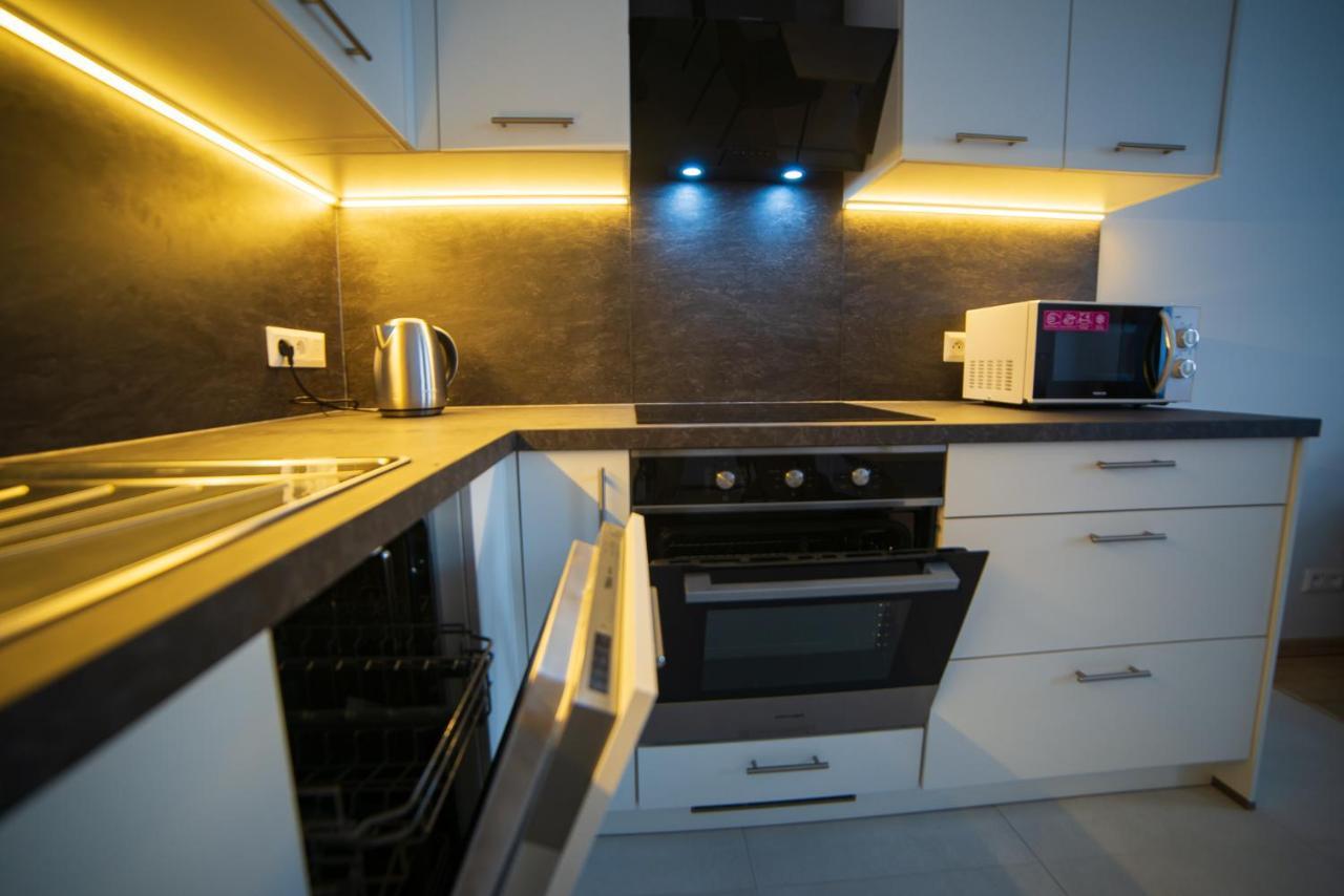Top Class Apartments In Carlsbad Karlsbad Buitenkant foto